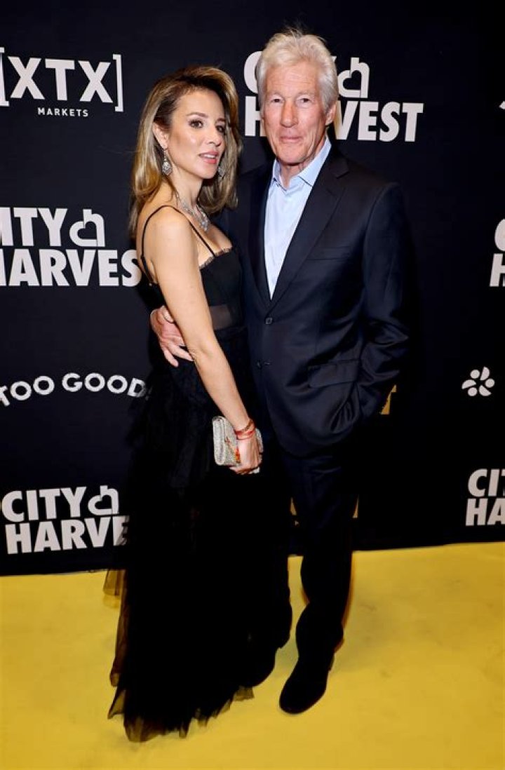 Meet Kevin Costner's Captivating Wife