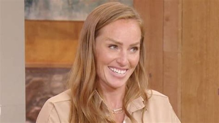 Unraveling Mina Starsiak's Marital Journey: A Comprehensive Guide