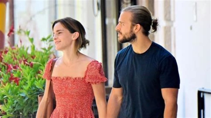 Unveiling The Private Life Of Lindsay Watson: Relationship Status Revealed
