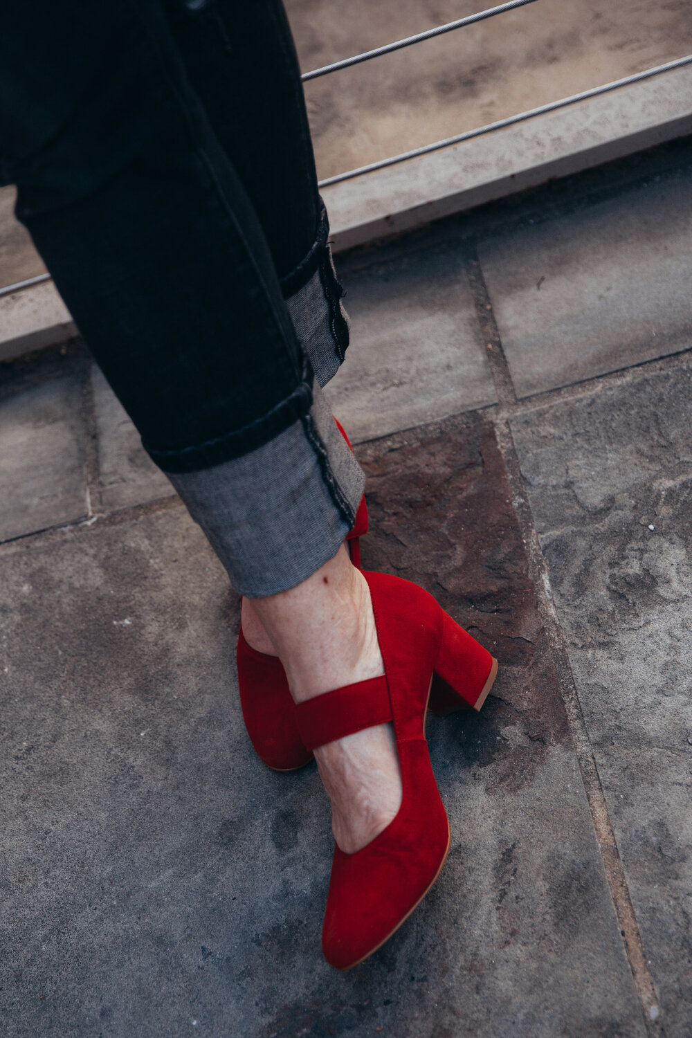 Lisa red shoes 2019-1.jpg